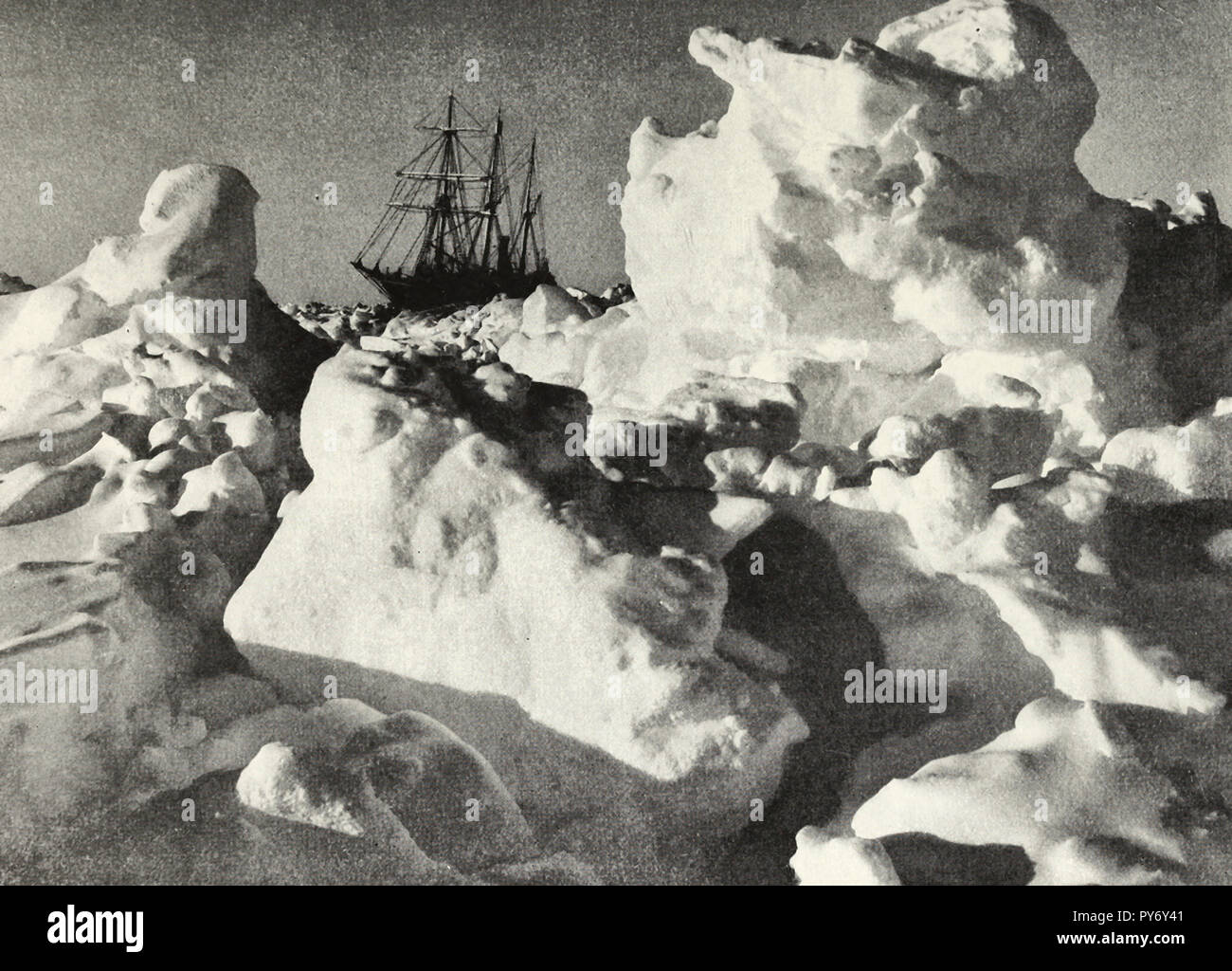 The doomed HMS Endurance stuck in the ice during the Shackleton Expedition Stock Photo