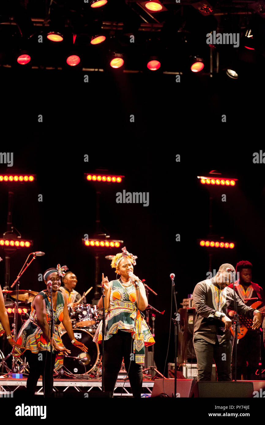 London African Gospel Choir, Paul Simon Graceland Stock Photo - Alamy