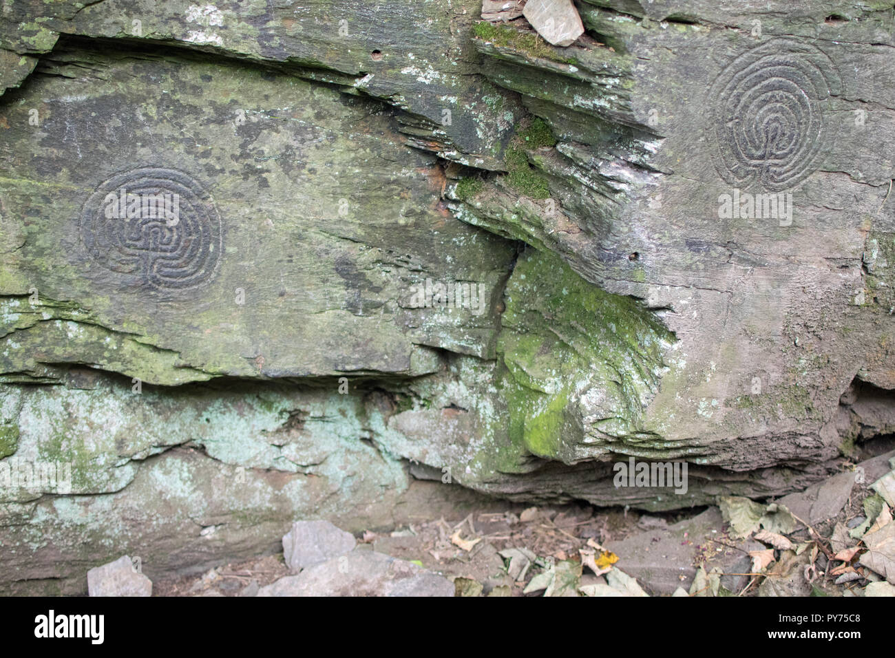 Bronze Age Labyrinth Rock Carvings at Rocky Valley, Between Boscastle and Tintagel, Cornwall UK Stock Photo