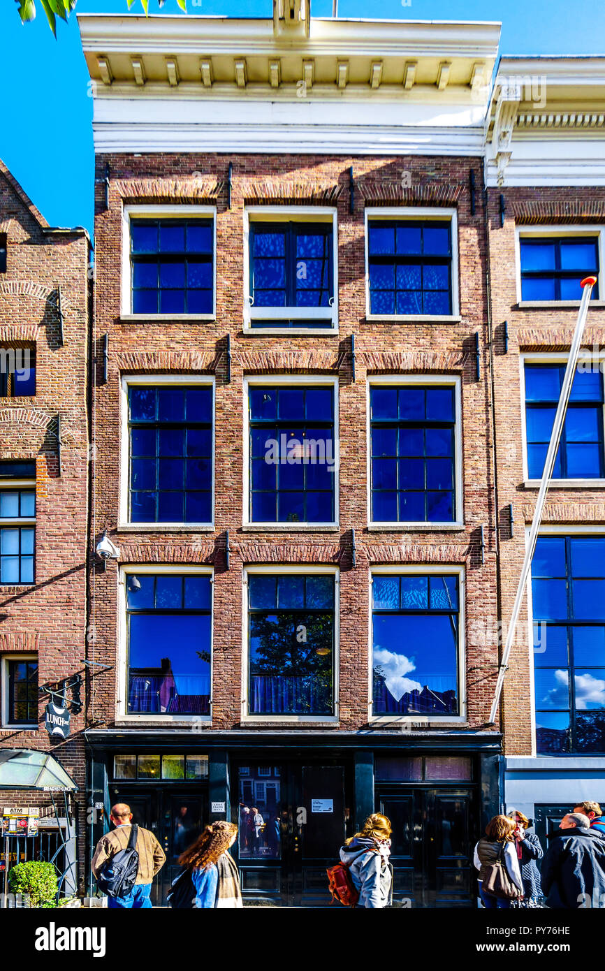 The famous Anne Frank House and Museum at the Prinsengracht (Prince Canal) in the Jordaan District in the historic center of Amsterdam in Holland Stock Photo
