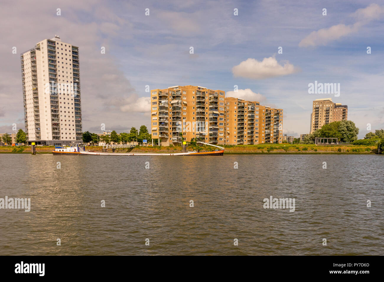 Netherlands, Rotterdam, ciryscape skyline over the Mass river Stock ...