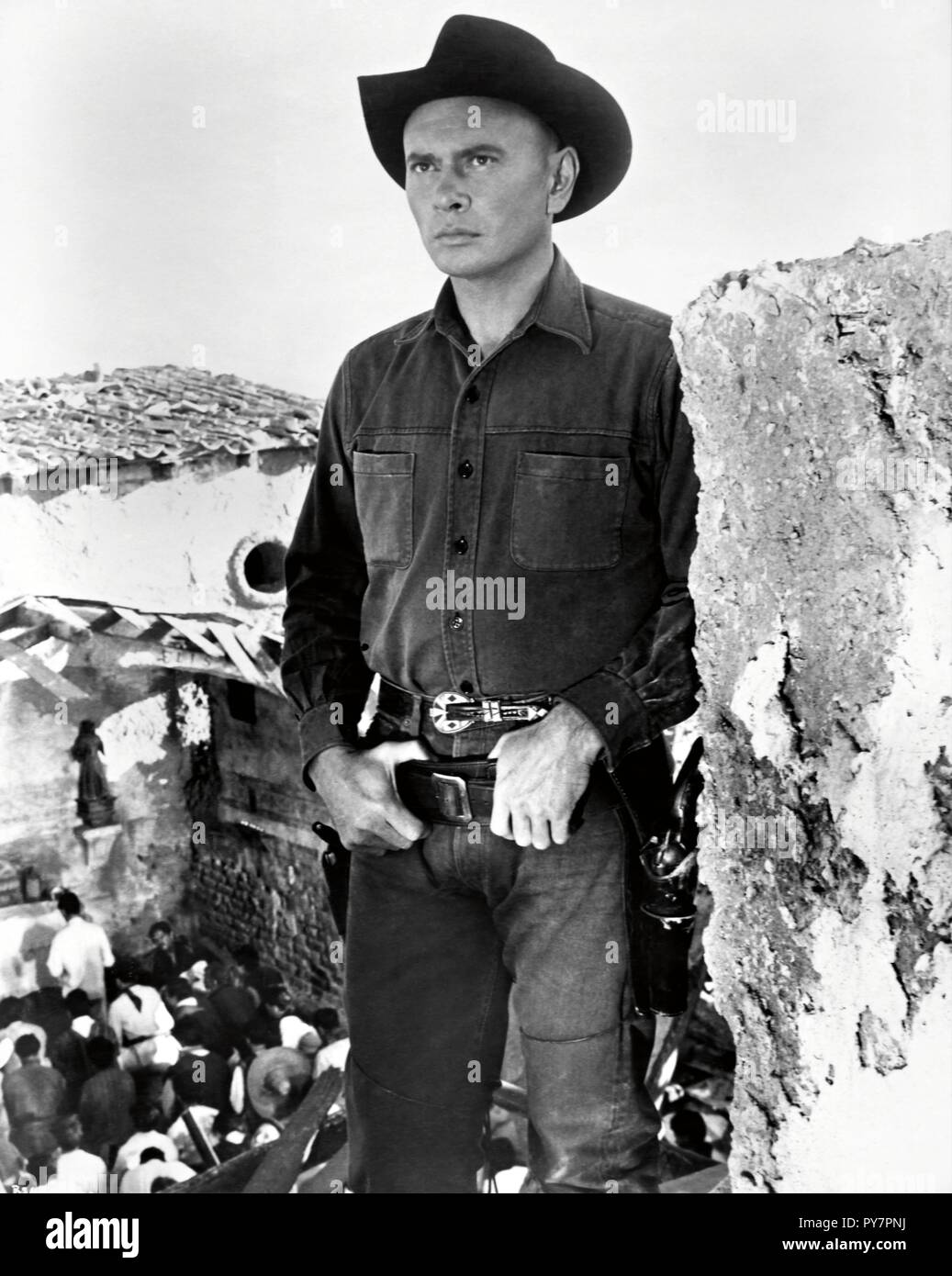 Yul brynner magnificent seven 1960 hi-res stock photography and images ...