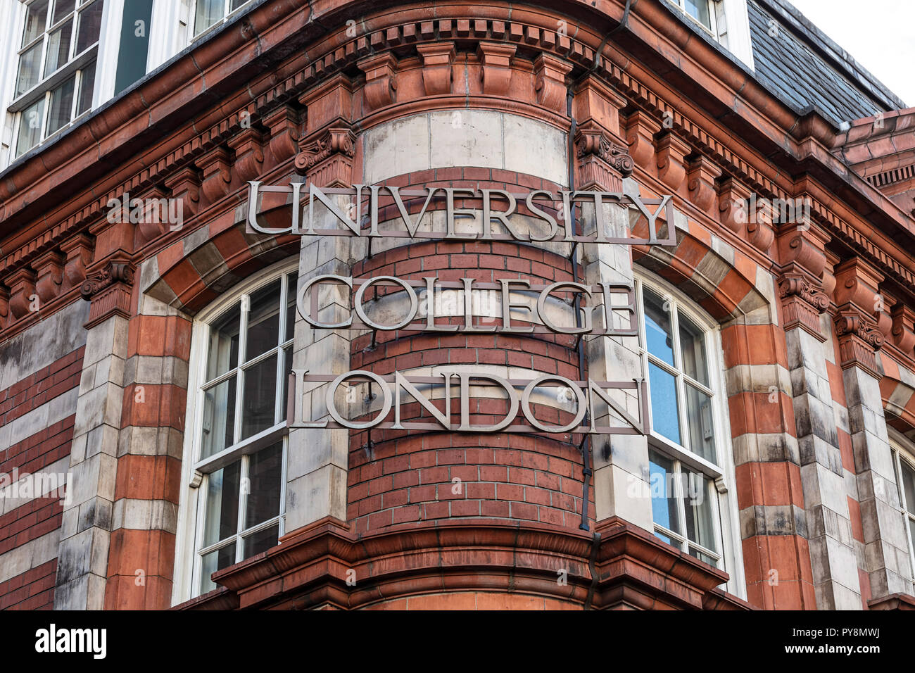 The Cruciform Building - UCL. Location of The Wolfson Institute for Biomedical Research Stock Photo