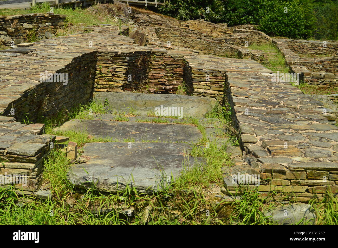 Asentamient Of The Bronze Age. It was a commercial port in the Roman