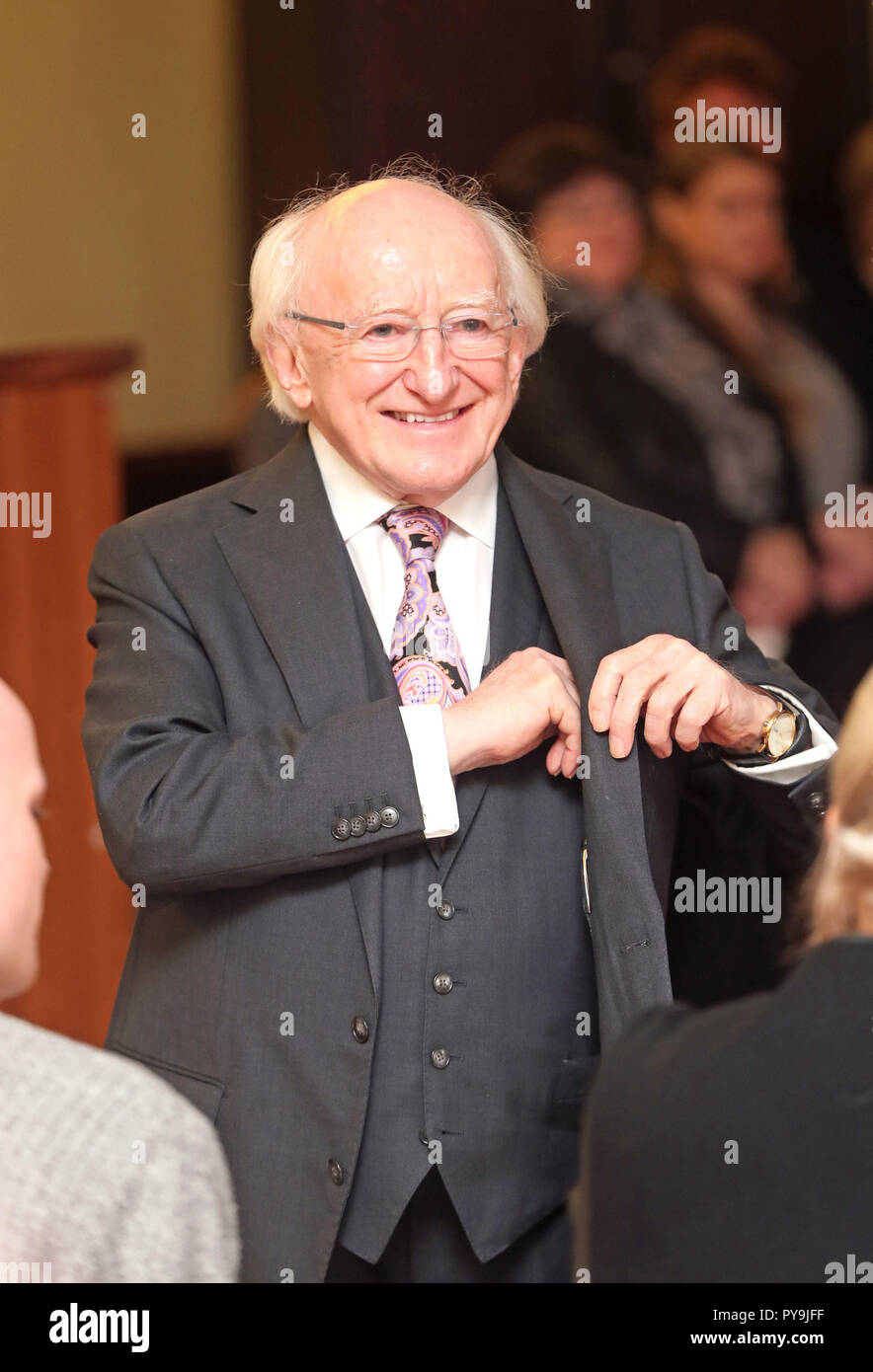 President michael d higgins in hospital hi-res stock photography and ...