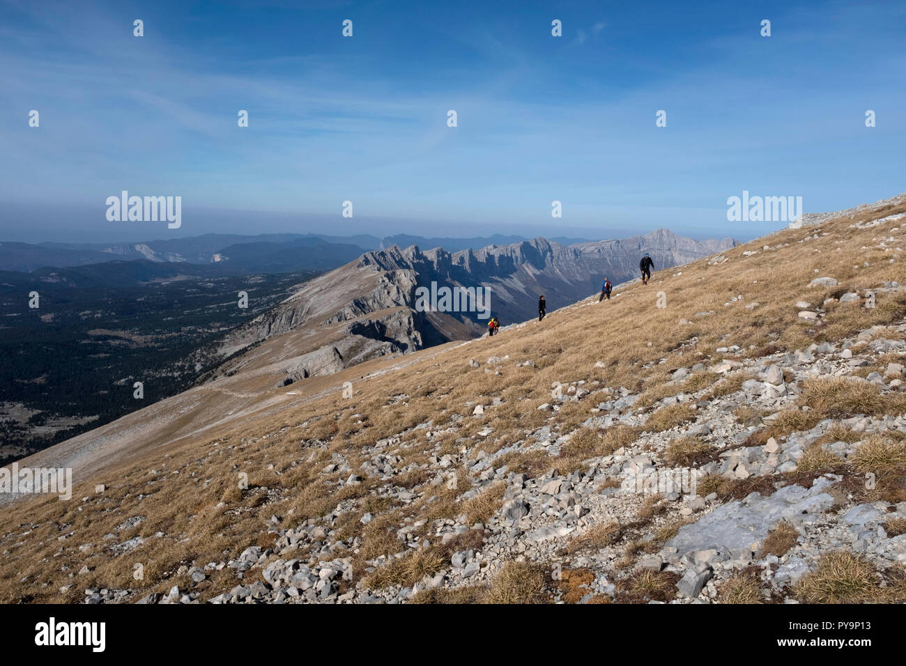 Gresse-en-Vercors (south-eastern France). Group of hikers on the Grand Veymont hills in the Vercors Massif, in the Isere department, with the Vercors  Stock Photo