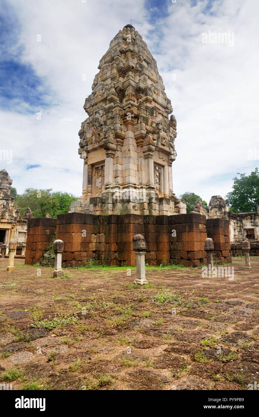 Main tower and courtyard of 11th-century ancient Khmer temple Prasat Sdok Kok Thom built of red sandstone and laterite in Sa Kaeo province of Thailand Stock Photo