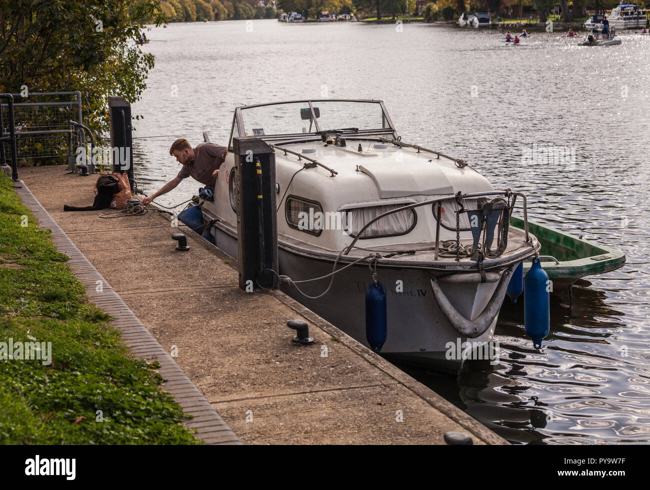 Man working on a boat hi-res stock photography and images - Alamy