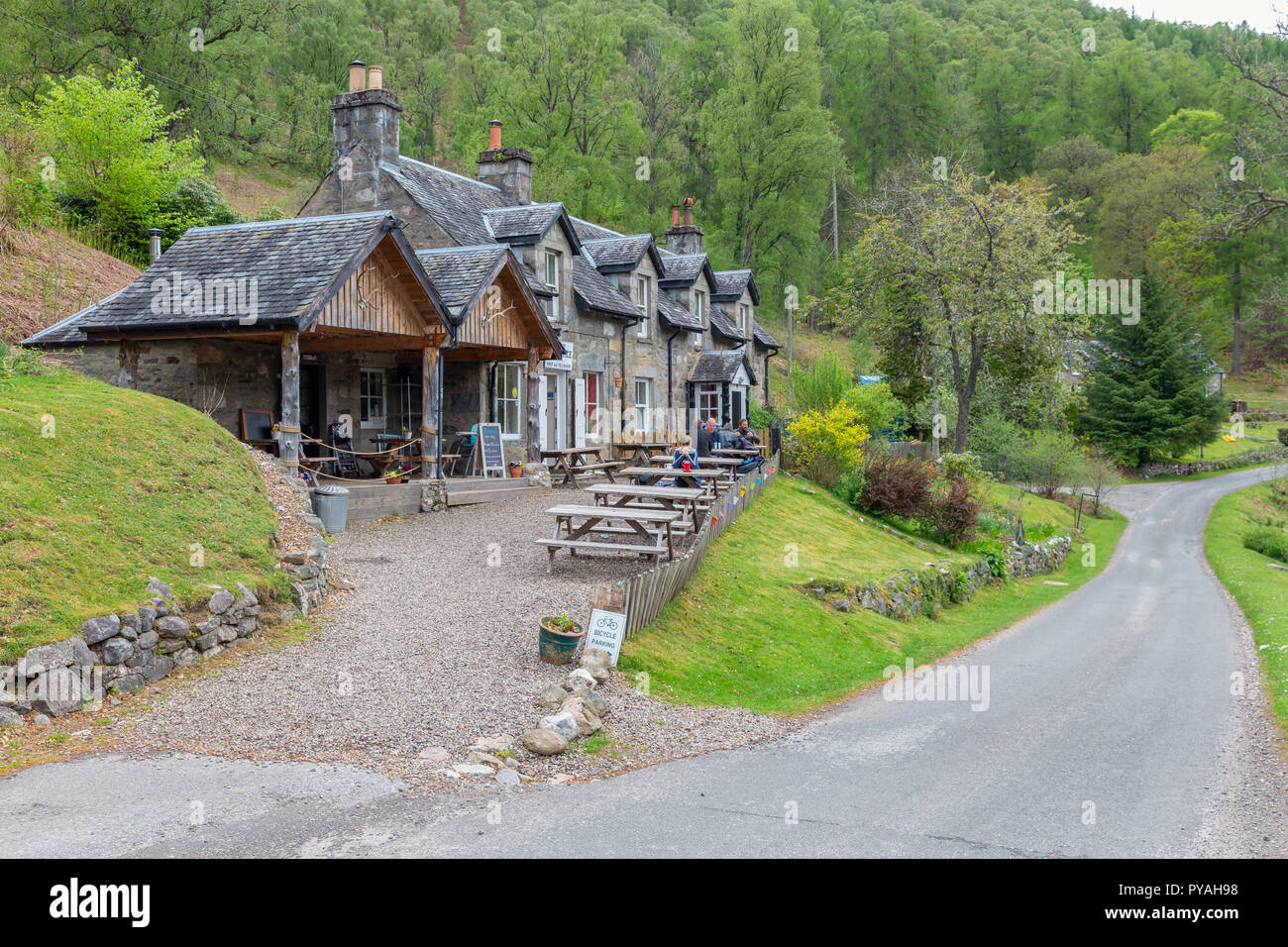 Glenlyon Post Office with restaurant and tearoom in Scottish Highlands Stock Photo