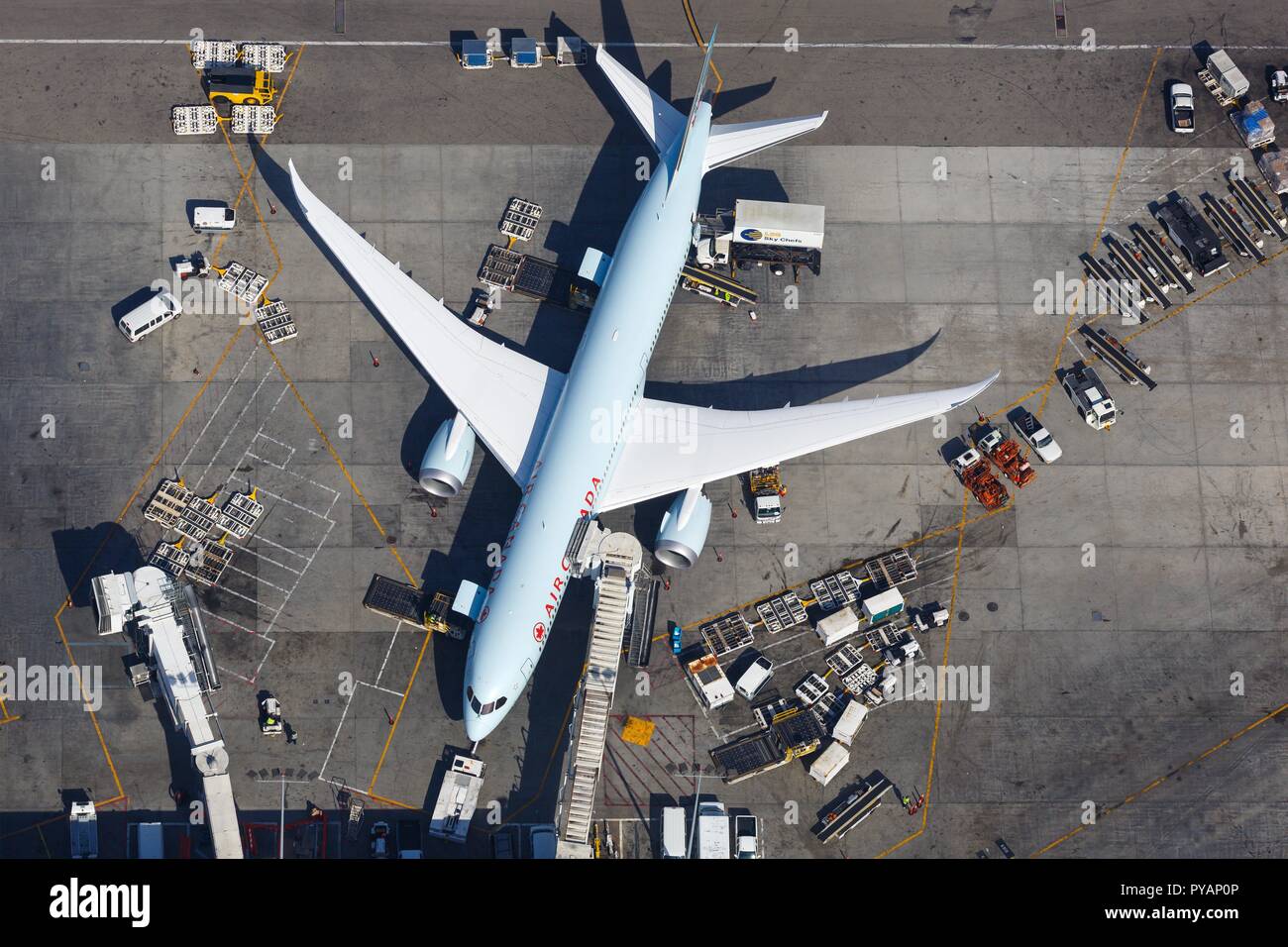 Los Angeles, USA - 20. February 2016: Air Canada Boeing 787-9 at Los ...