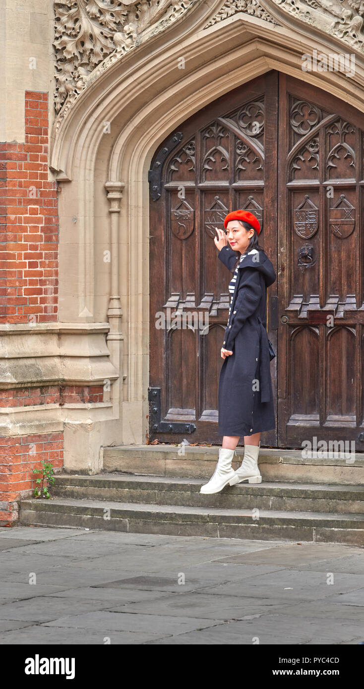 Red chinese woman hat hi-res stock photography and images - Alamy