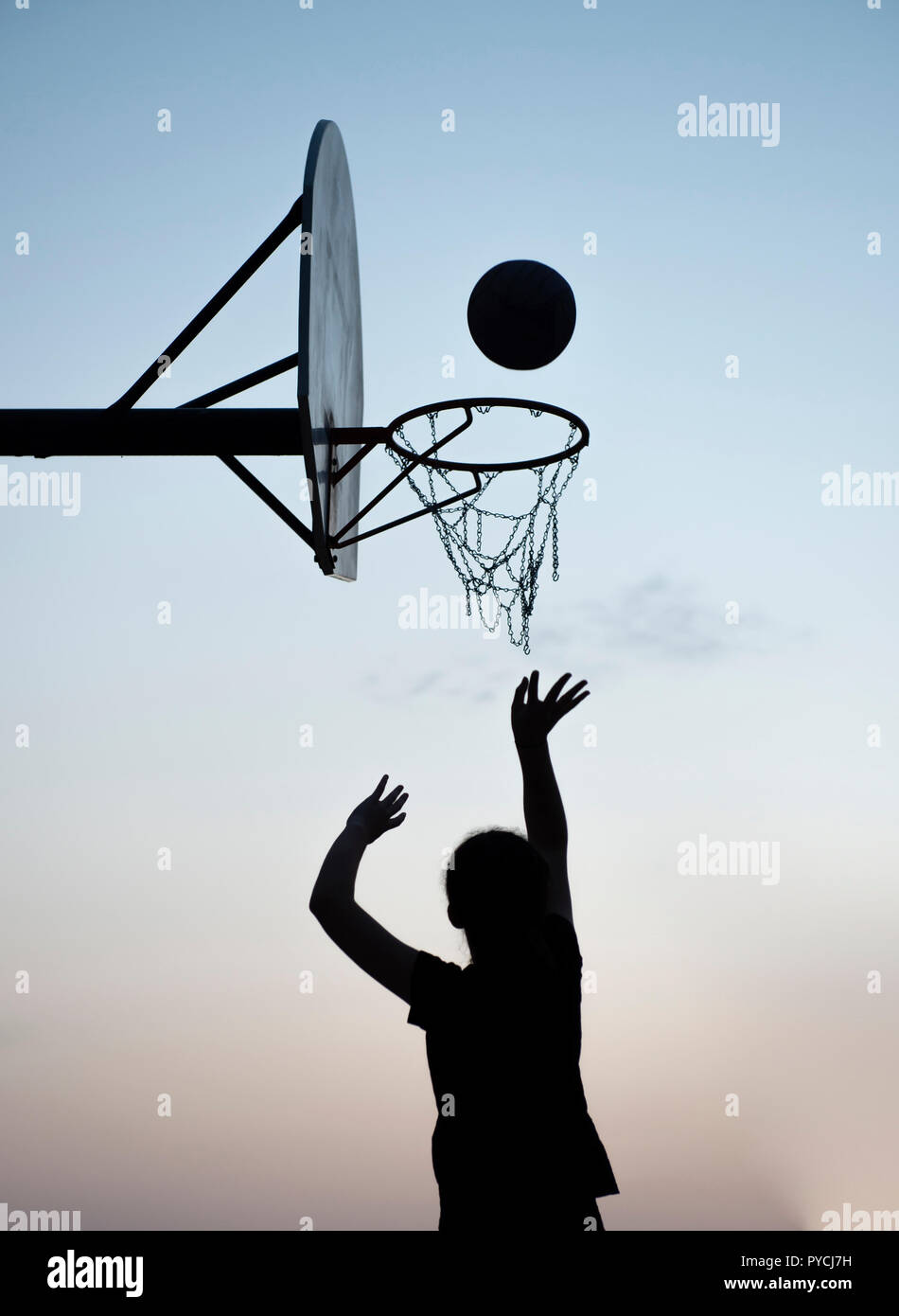 3 point shot hi-res stock photography and images - Alamy