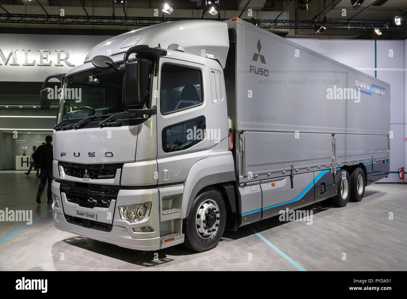 Heavy commercial vehicle hi-res stock photography and images - Alamy