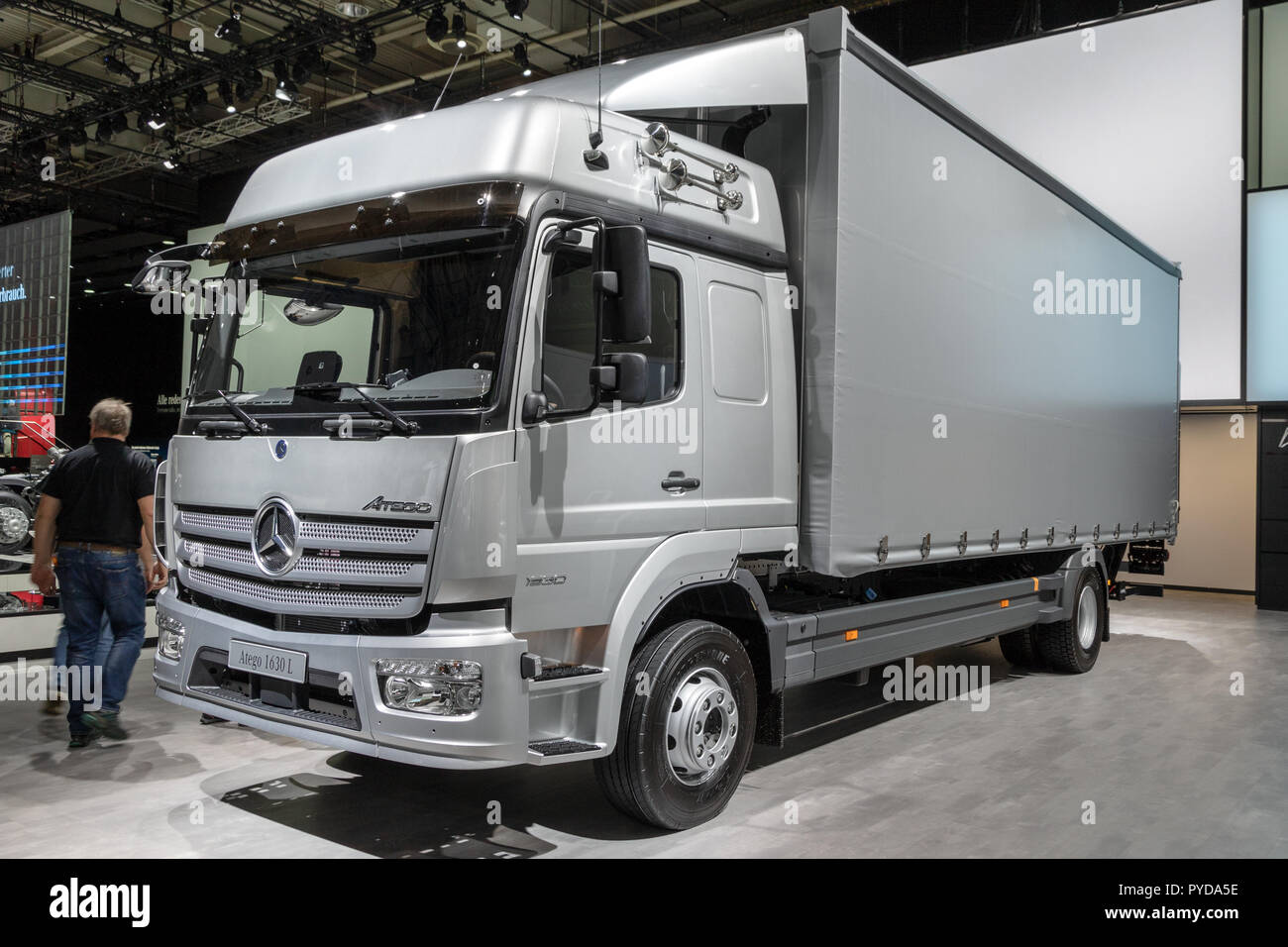 Mercedes atego hi-res stock photography and images - Alamy