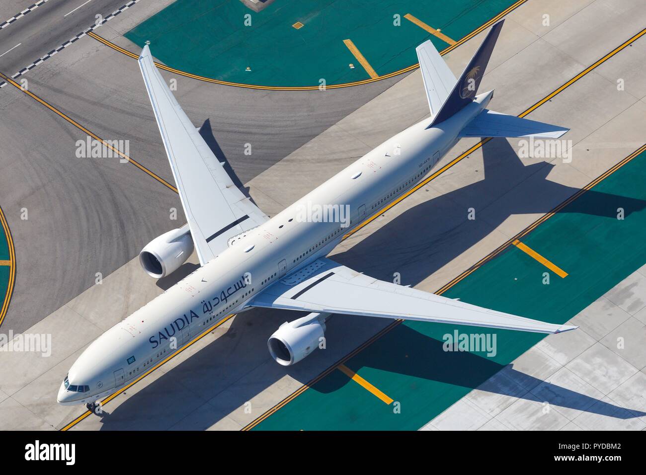 Saudia Boeing 777-300 Aircraft Stock Photo - Alamy