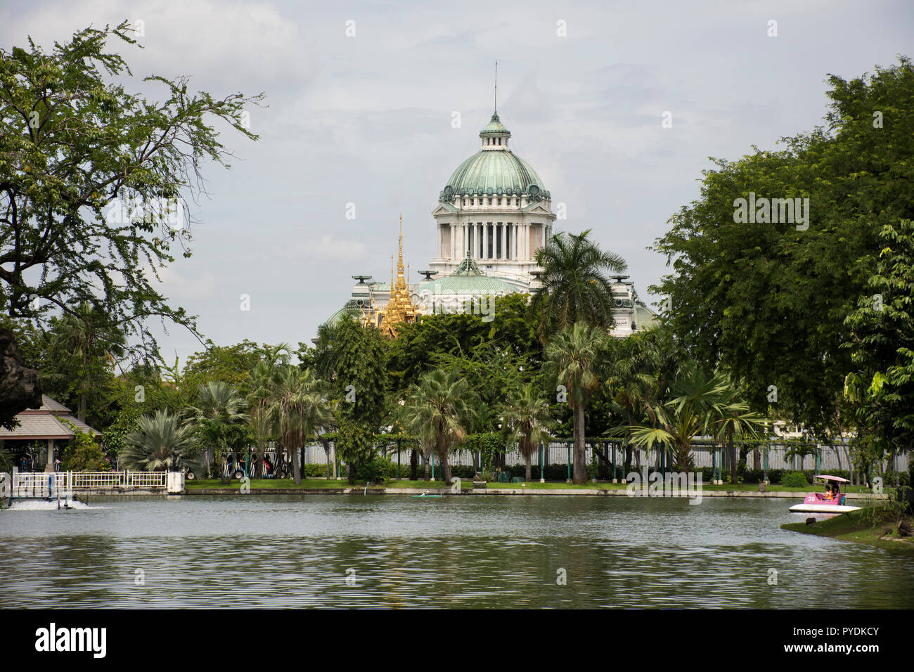 Thai people spinning pedal boats in pond at garden of Dusit Zoo or Khao Din Wana park with Ananta Samakhom Throne Hall on September 18, 2018 in Bangko Stock Photo