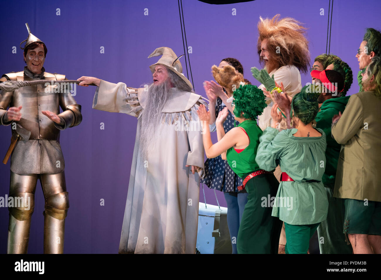 Berlin, Germany. 25th Oct, 2018. Berlin, Germany, 25 October 2018, Rehearsal of 'Der Zauberer von Oz' in Komische Oper. Credit: Beata Siewicz/Pacific Press/Alamy Live News Stock Photo
