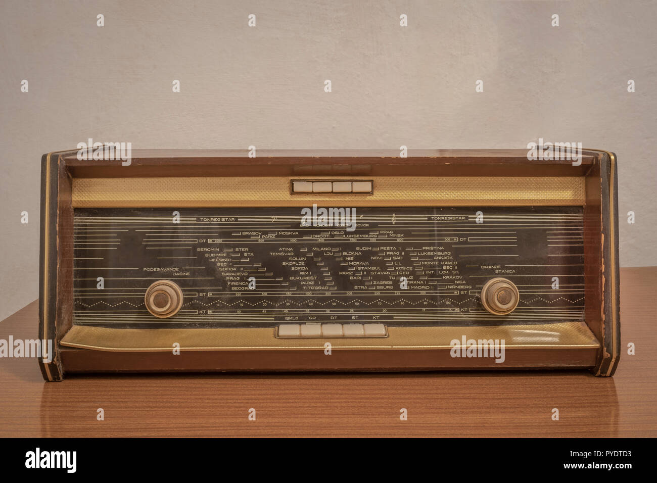 Retro Radio Shows High Resolution Stock Photography and Images - Alamy