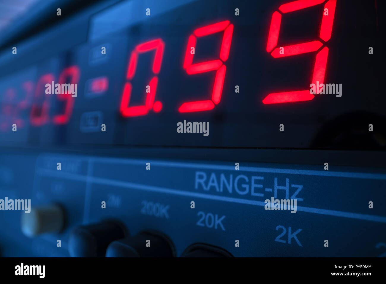 Electronic measuring instrument. Function generator and Multimeter