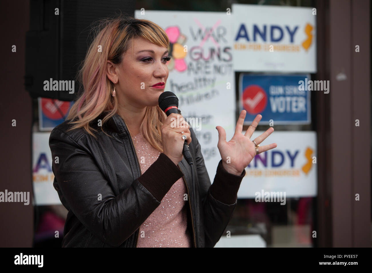 Oct 20, 2018. In a key battleground district in New Jersey, Democratic Challenger Andy Kim holds a ”Women’s Rally” to empower and encourage women to vote in the 2018 Midterms. Nicole Brenner-Schmitz, Director of NARAL endorses the candidate and speaks about womans rights. Andy Kim, a former national security official during the Obama administration and Republican Rep. Tom MacArthur are locked in a “statistical tie” in the 3rd Congessional District in South Jersey. A new Stockton University poll shows MacArthur, a prime mover in the effort to repeal the Affordable Care Act under President Trump Stock Photo