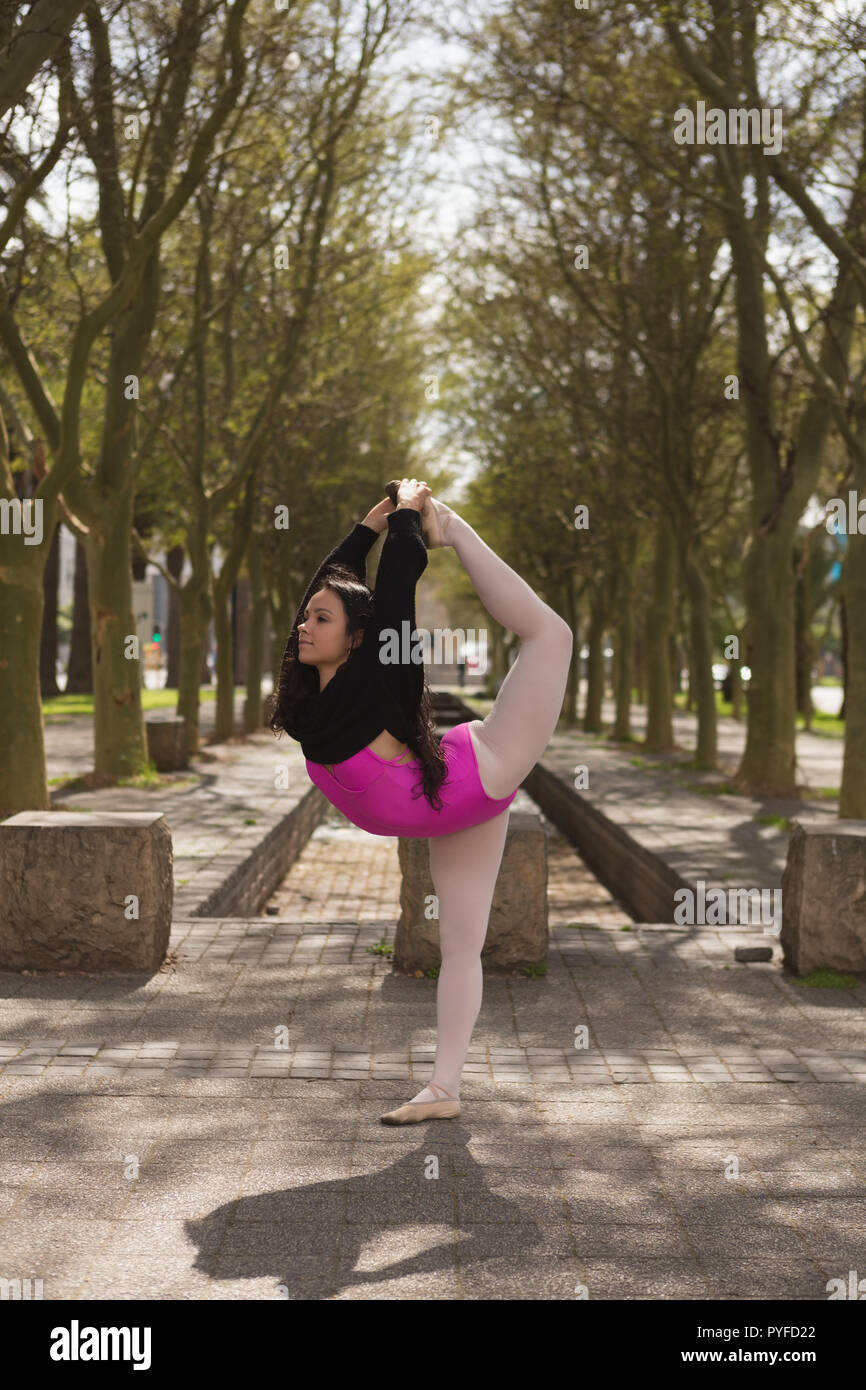 Urban dancer practicing dance in the city Stock Photo