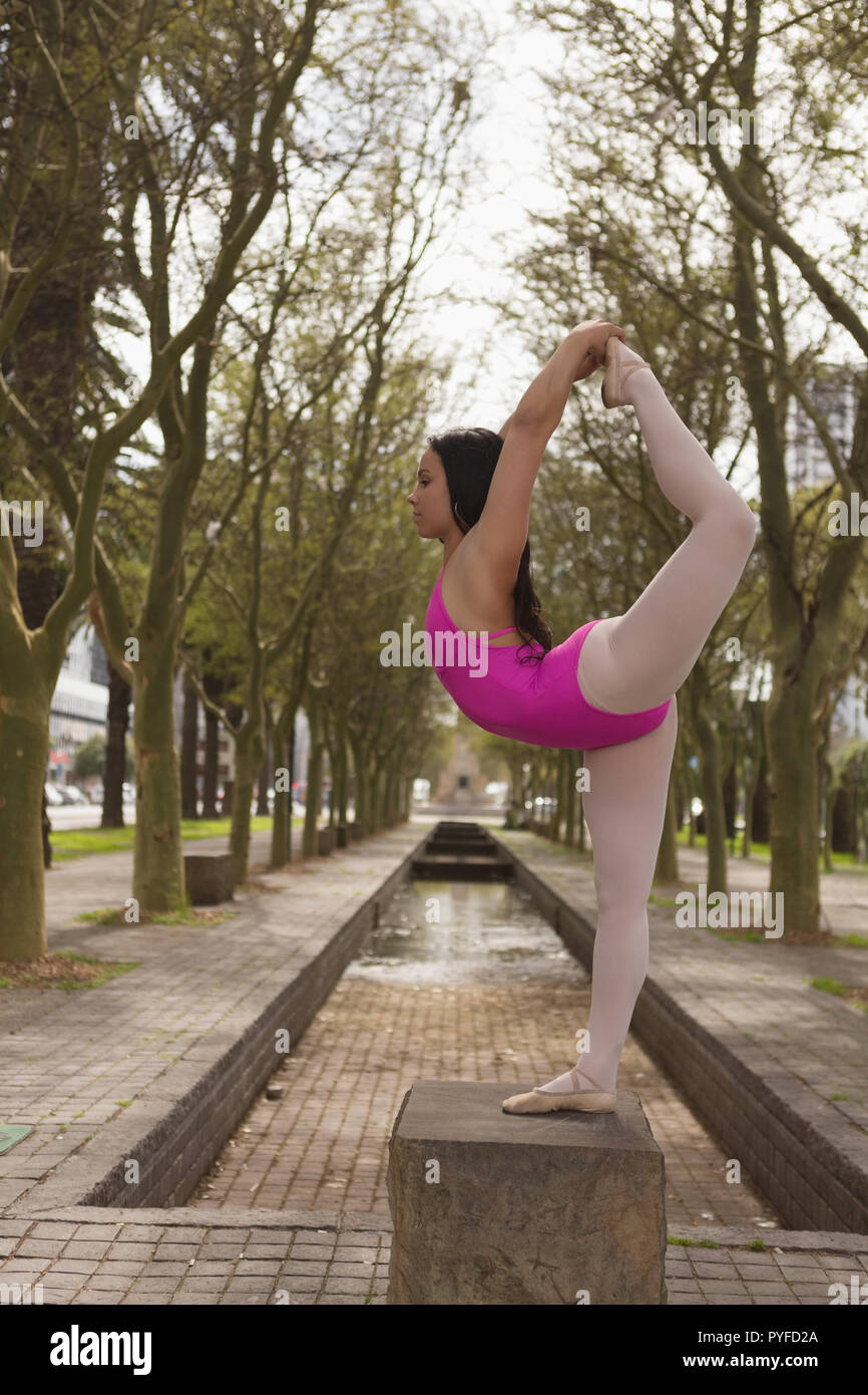 Urban dancer practicing dance in the city Stock Photo