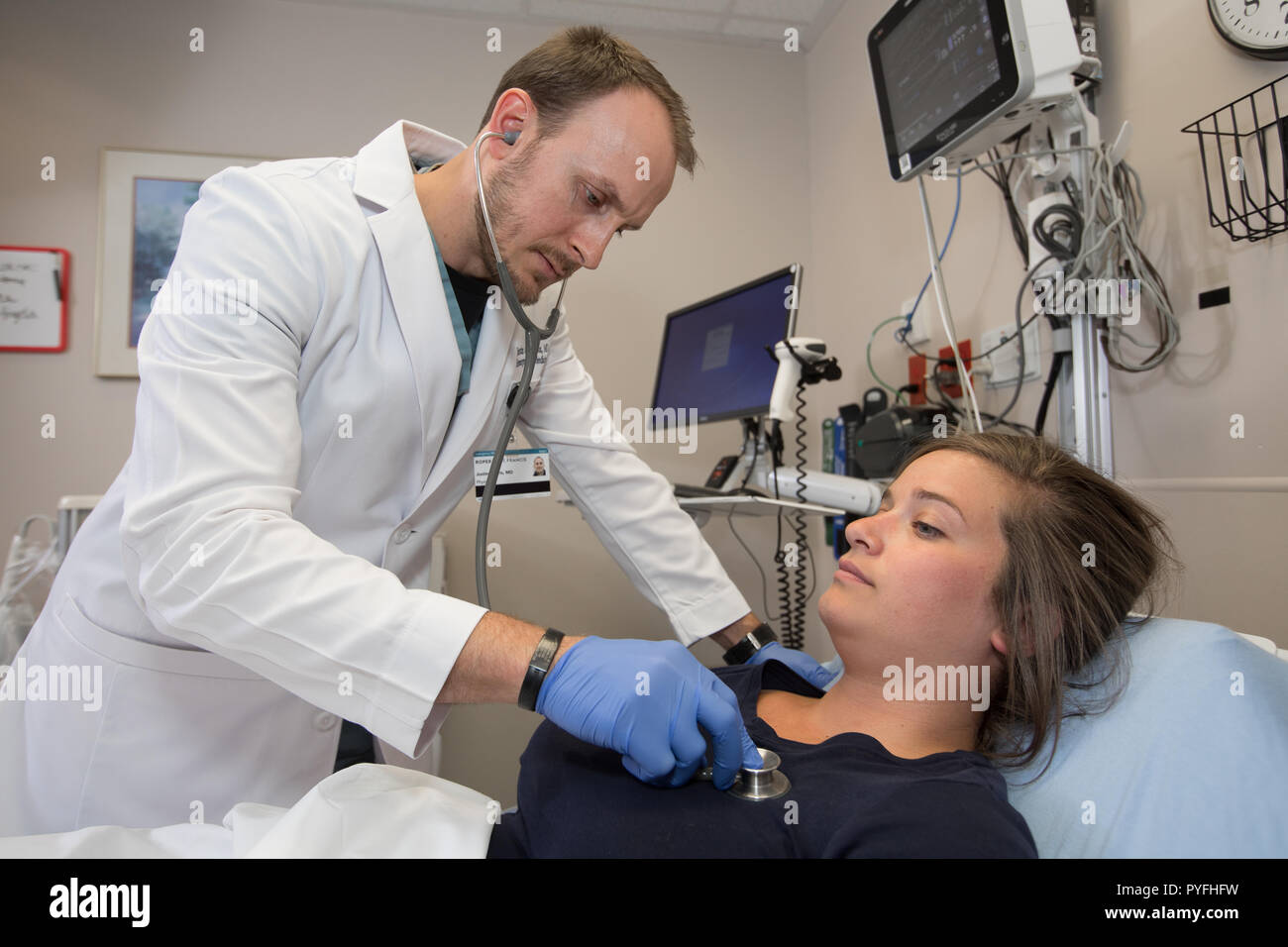 Emergency Room doctor in hospital with patient Stock Photo Alamy