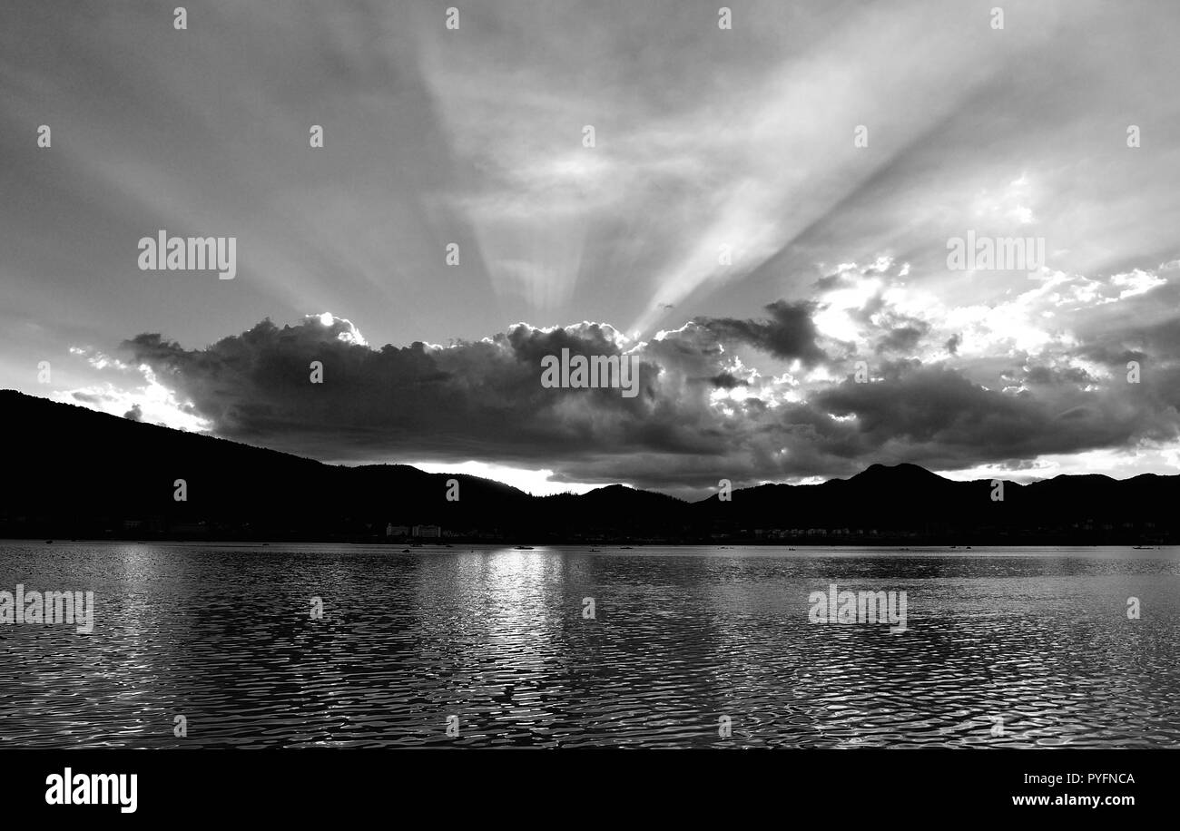Red sky sunset sunrise Black and White Stock Photos & Images - Alamy