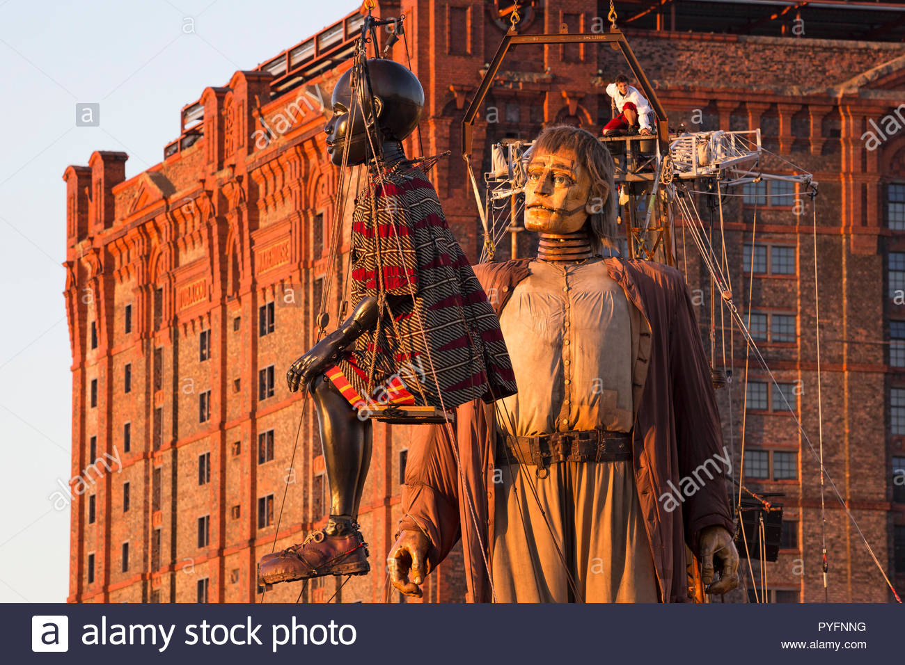 Puppets Giant Stock Photos & Puppets Giant Stock Images Alamy