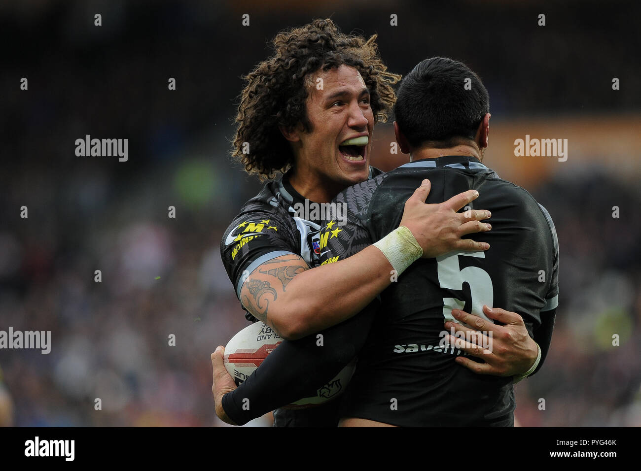 Hull, UK, 27 10 2018. 27 October 2018. KCOM Stadium, Hull, England; Rugby League Dacia International, England vs New Zealand; New Zealand's Kevin Proctor celebrates with Jordan Rapana Photo:Dean Williams Credit: Dean Williams/Alamy Live News Stock Photo