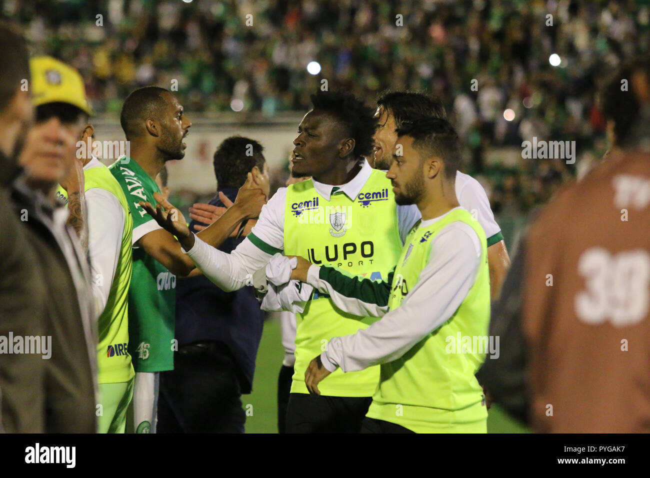 SC - Chapeco - 10/27/2018 - Brazilian A 2018, Chapecoense x Am rica-MG - player of Am rica-MG Paul during the riot at the end of the match against Chapecoense Arena Arena Conda for the Brazilian championship A 2018. Foto : Renato Padilha / AGIF Stock Photo