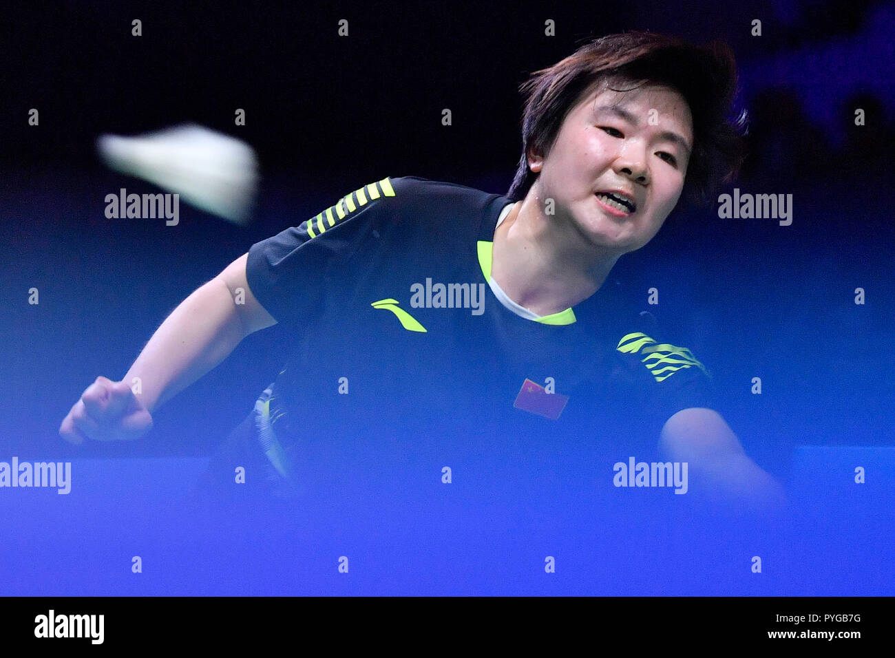 181028 Paris Oct 28 2018 Xinhua He Bingjiao Of China Returns The Shuttlecock During The Women S Singles Semifinal Between Akane Yamaguchi Of Japan And He Bingjiao Of China At 2018
