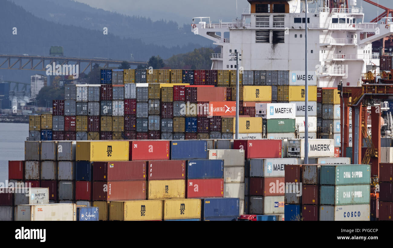 Vancouver, British Columbia, Canada. 26th Oct, 2018. Shipping containers at Centerm container Vancouver, British Columbia, Canada. 26th Oct, 2018. Shipping containers at Centerm container