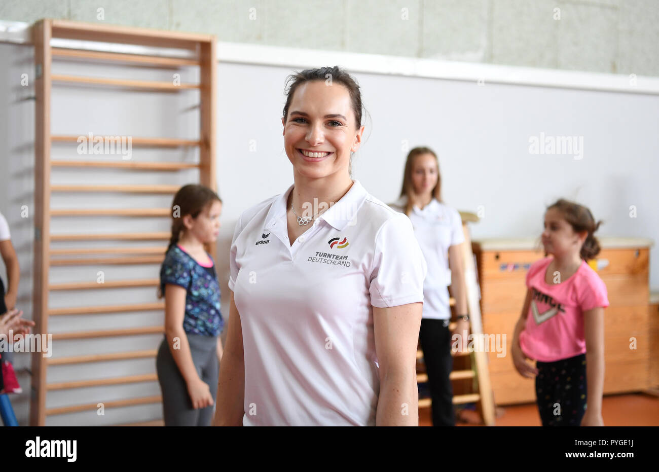 Doha, Katar. 28th Oct, 2018. Sophie Scheder (Germany/Chemnitz). GES/Gymnastics/Gymnastics World Championships in Doha, Visit Turnteam Germany in the German School Doha, 28.10.2018 - GES/Artistic Gymnastics/Gymnastics World Championships: 28.10.2018 - | usage worldwide Credit: dpa/Alamy Live News Stock Photo