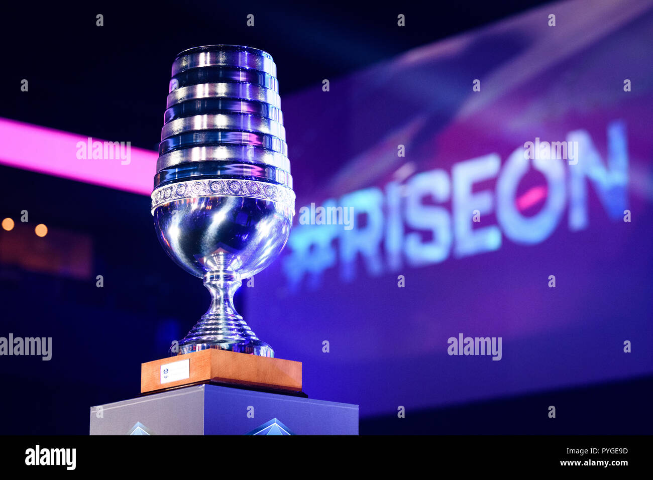 Esl One Trophy Ges Esport Esl One Hamburg 27 10 2018 Esports Esl One Hamburg October 27 2018 Usage Worldwide Stock Photo Alamy