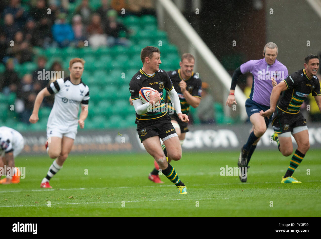 Northampton, UK. 27th October 2018. Fraser Dingwall of Northampton Saints during the Premiership Rugby Cup match between Northampton Saints and Bristol Bears. Andrew Taylor/Alamy Live News Stock Photo