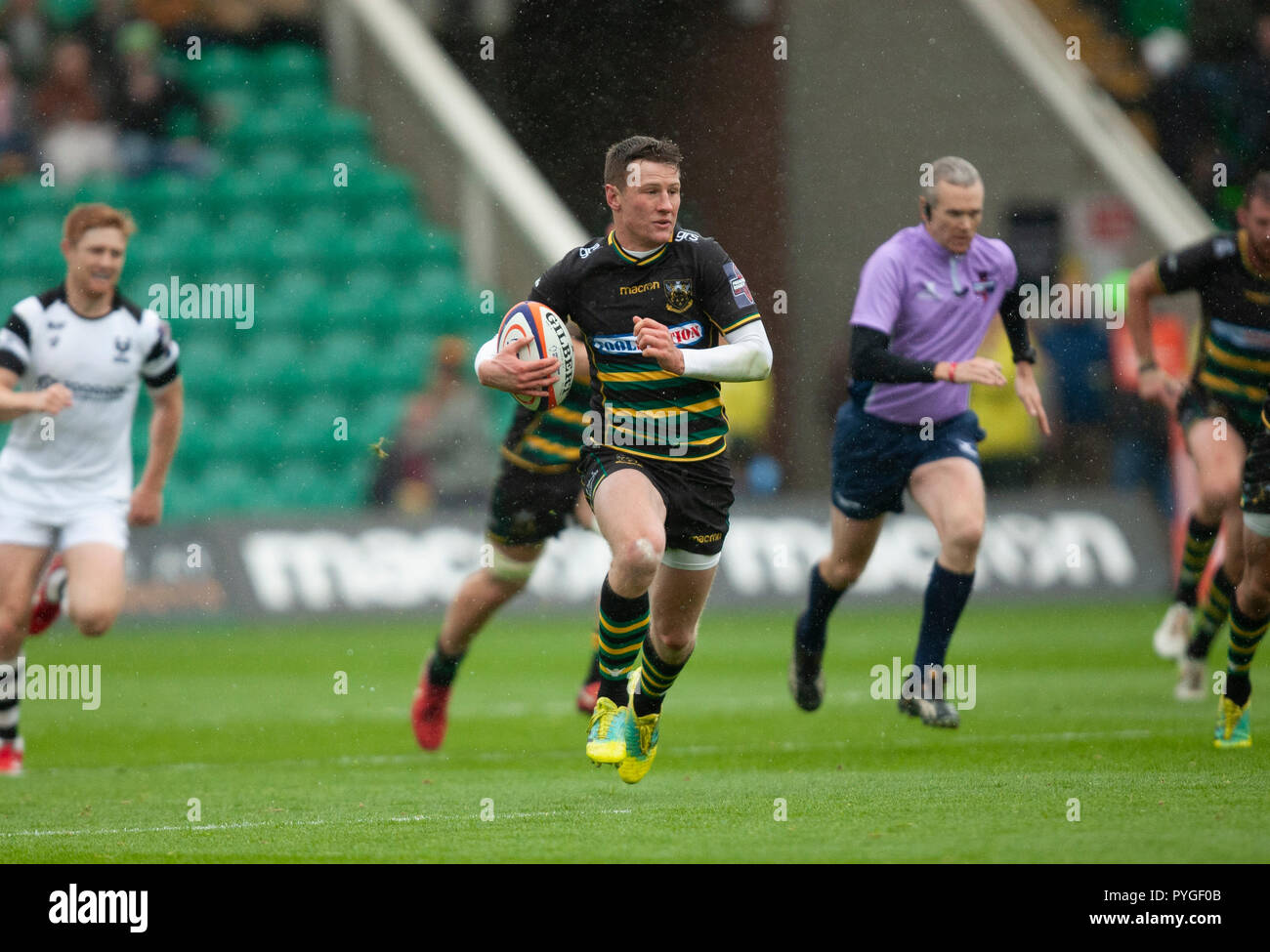 Northampton, UK. 27th October 2018. Fraser Dingwall of Northampton Saints during the Premiership Rugby Cup match between Northampton Saints and Bristol Bears. Andrew Taylor/Alamy Live News Stock Photo