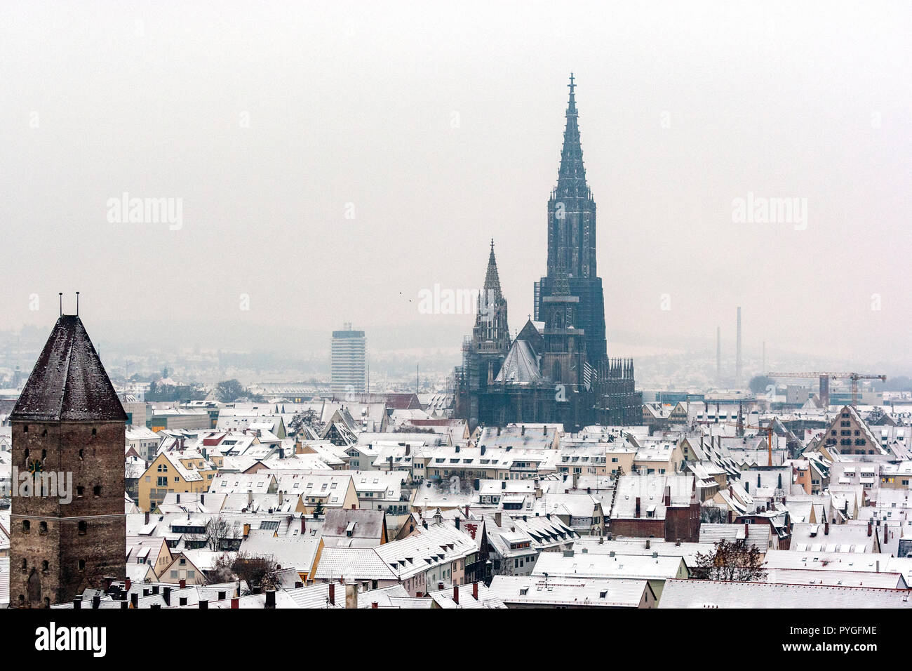 Snow winter view of Ulm from Maritim Hotel with the Ulm Minster,, Baden-Württemberg, Germany, Stock Photo