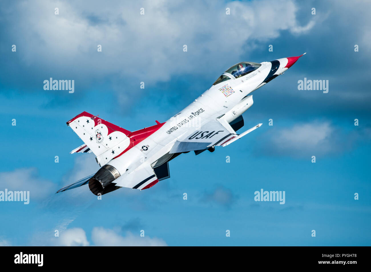 USAF Thunderbirds pilot climbing straight up in the sky Stock Photo