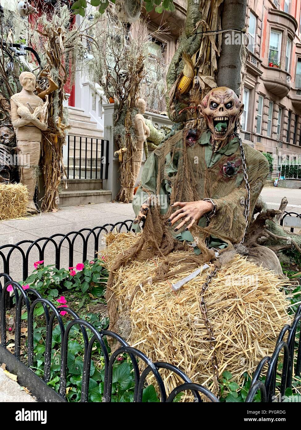 Halloween decorations in Upper West Side, Manhattan, NYC, USA Stock