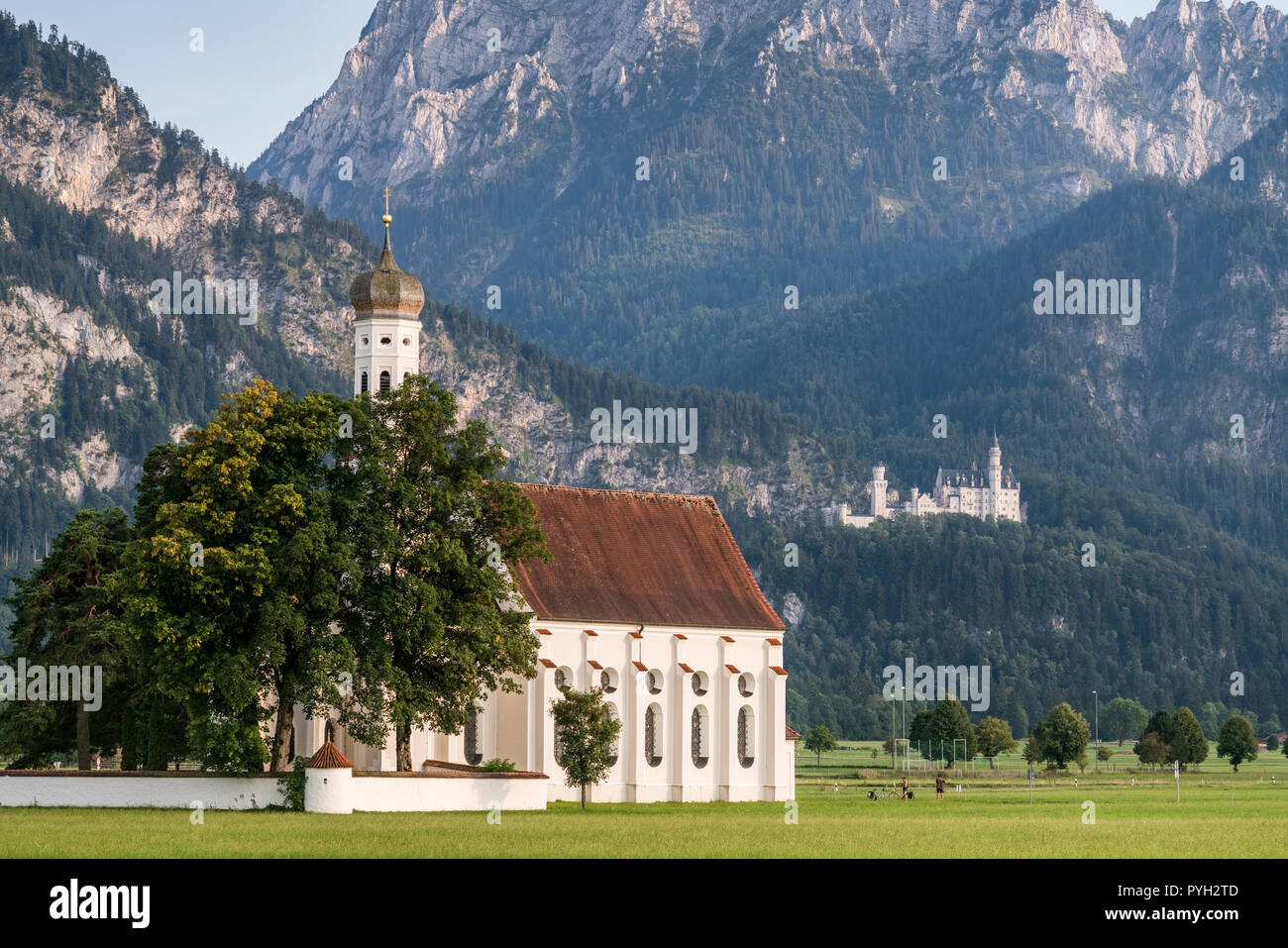 Schwangau church near neuschwanstein castle hi-res stock photography ...