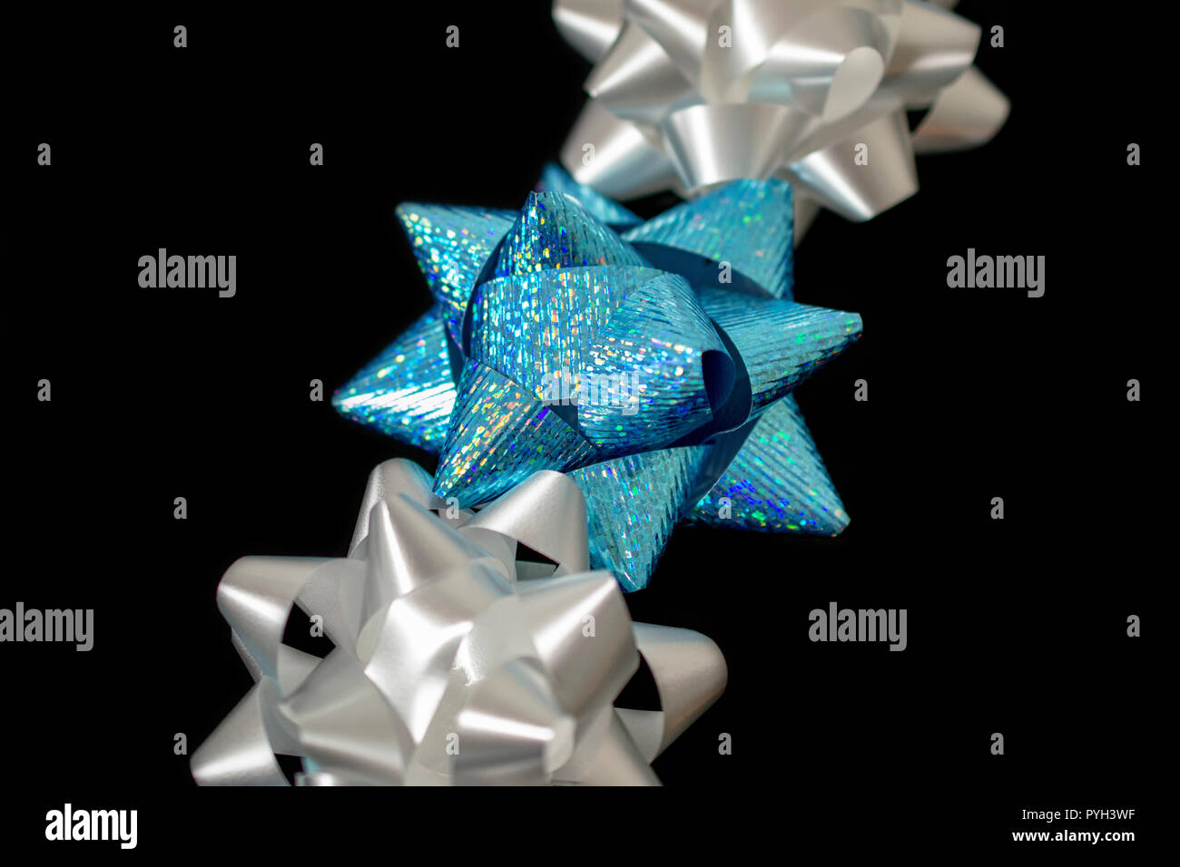 Silver black christmas wrapping paper hi-res stock photography and images -  Alamy