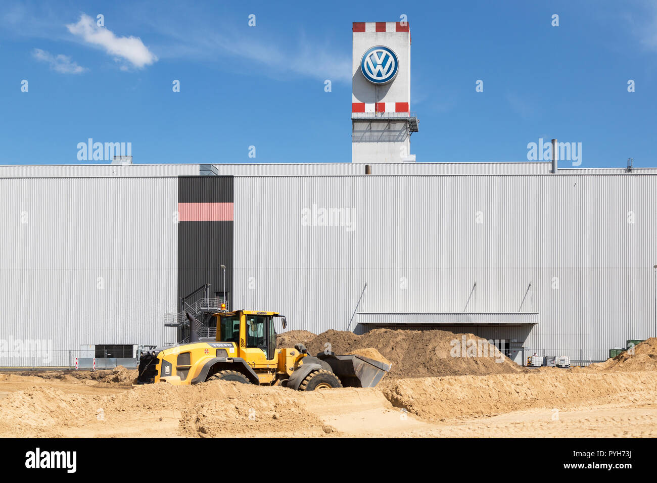 Poland, construction works for an extension at Volkswagen Poznan for the Caddy and T6 commercial vehicles. Stock Photo