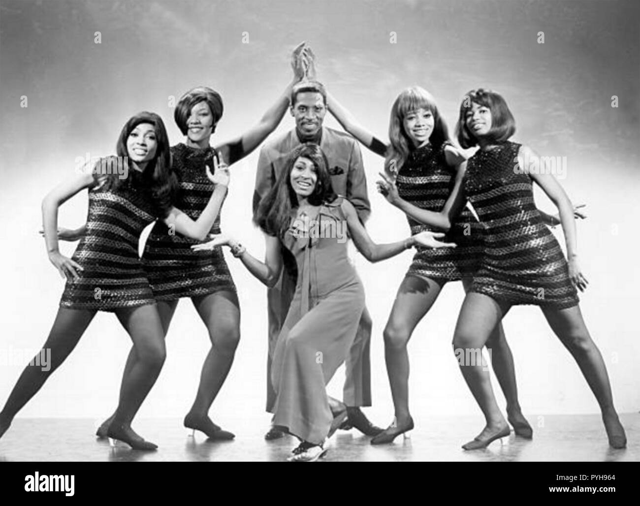 TINA TURNER Promotional photo with Ike Turner and the Ikettes about 1966  Stock Photo - Alamy