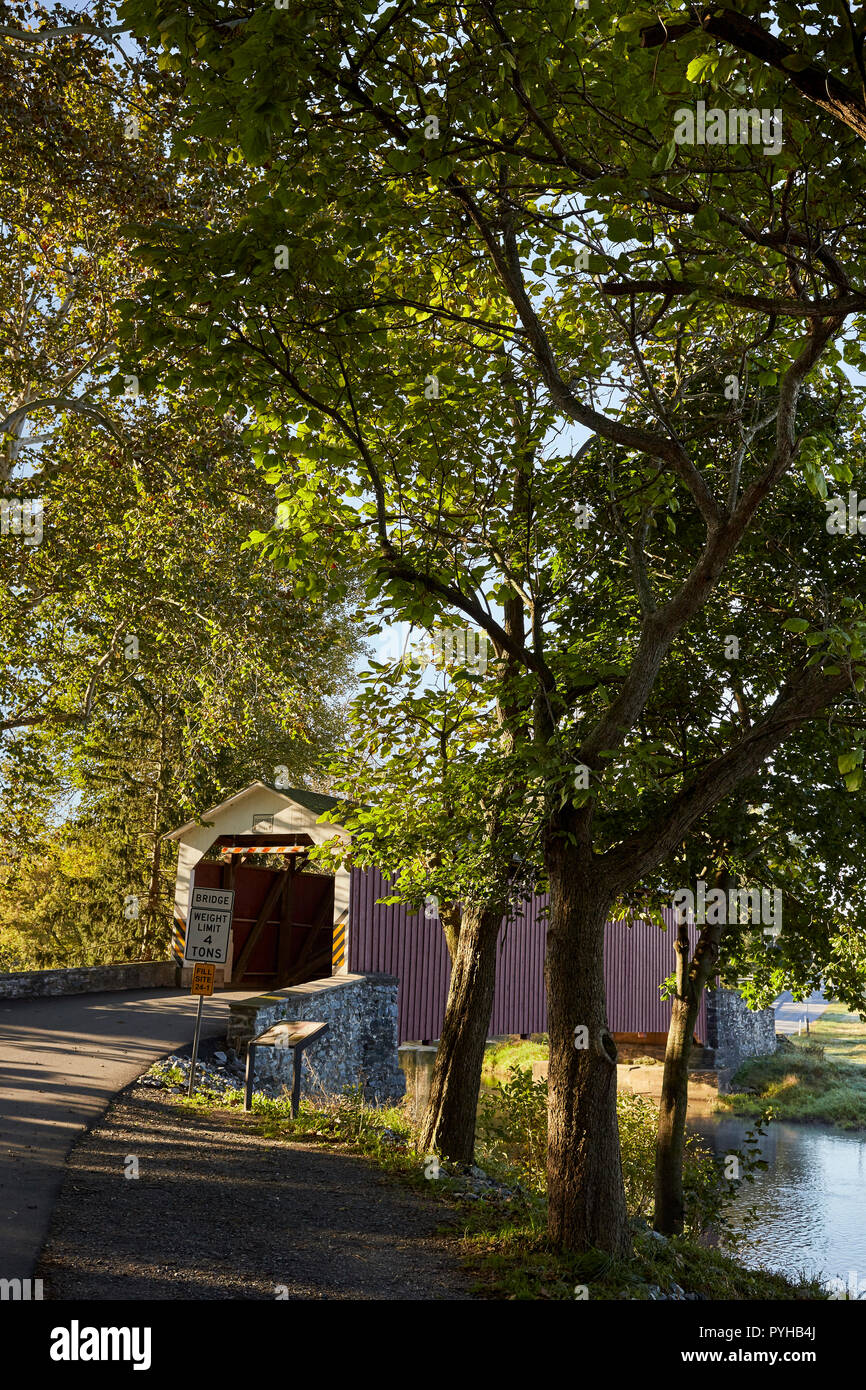 Erb's Mill Covered Bridge, Amish Country, Lititz, Lancaster County, Pennsylvania, USA on a late summer day. Stock Photo