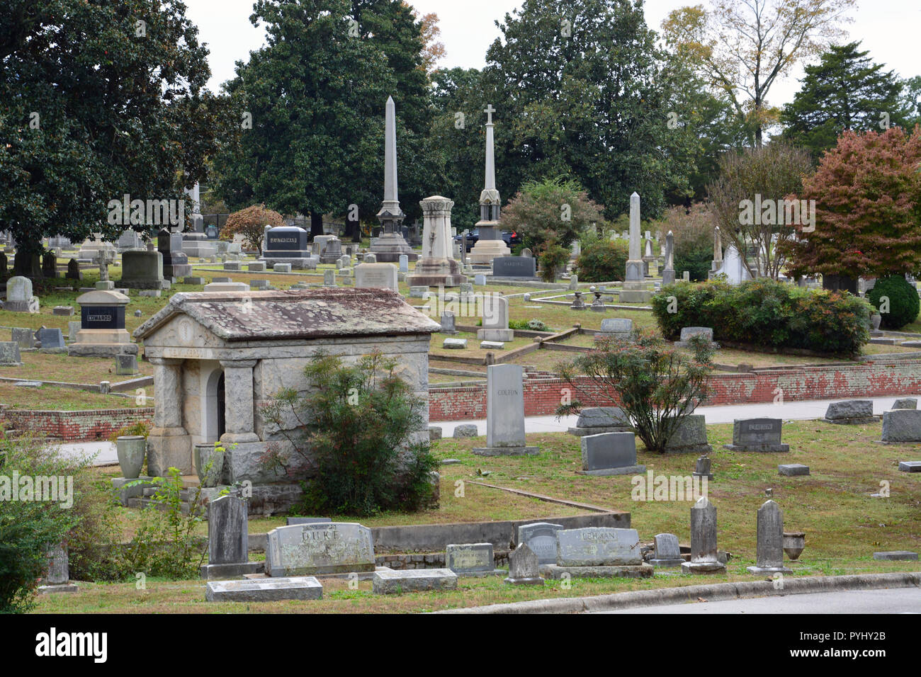 Historic oakwood cemetery hi-res stock photography and images - Alamy