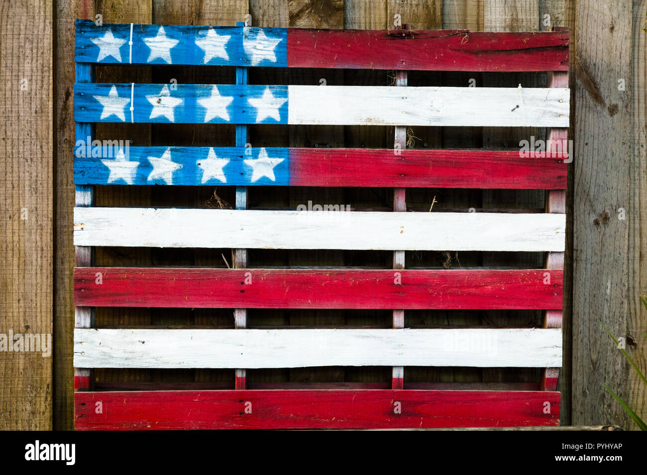 Painted pallet hi res stock photography and images Alamy