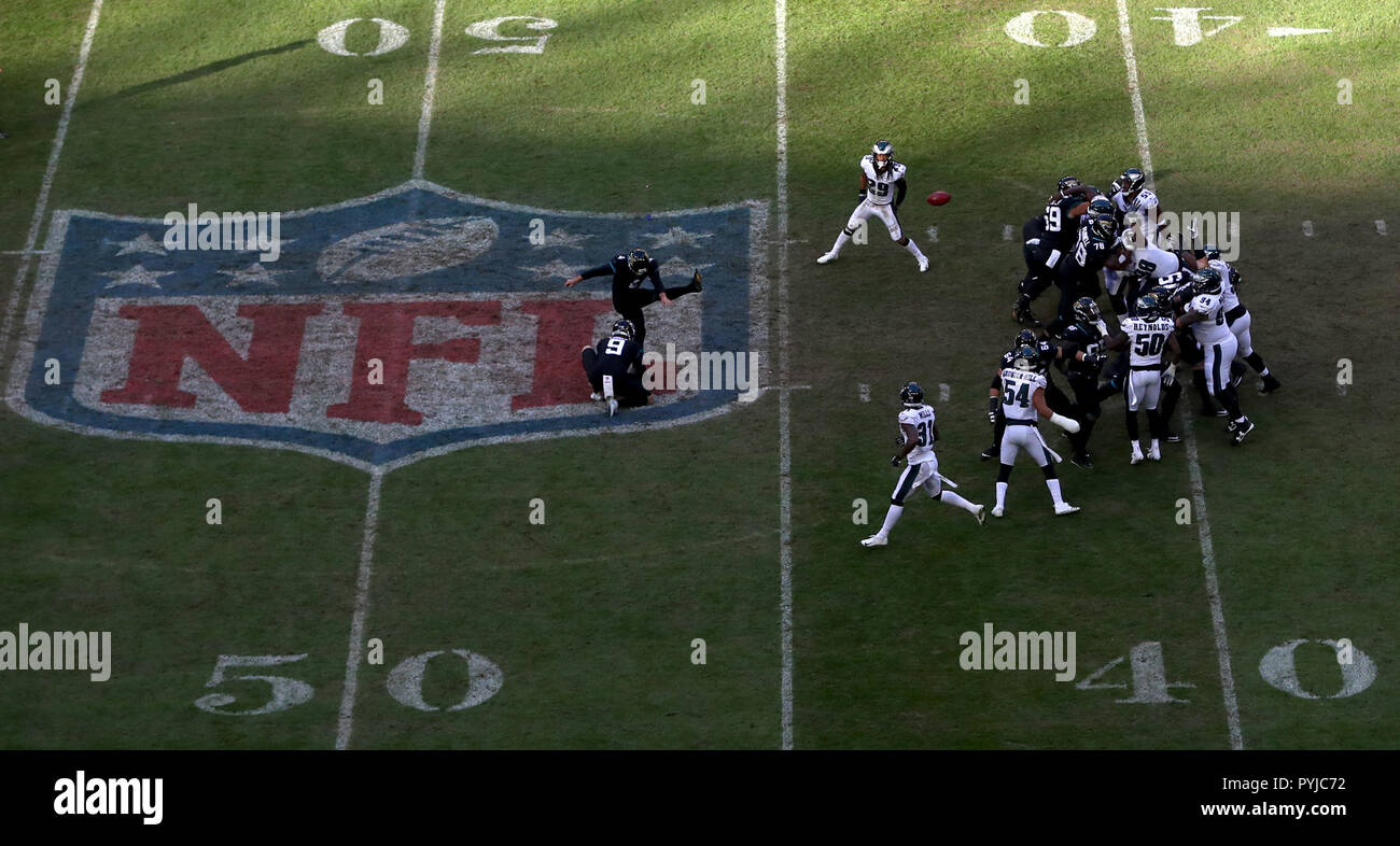 Nfl london field goal hires stock photography and images Alamy