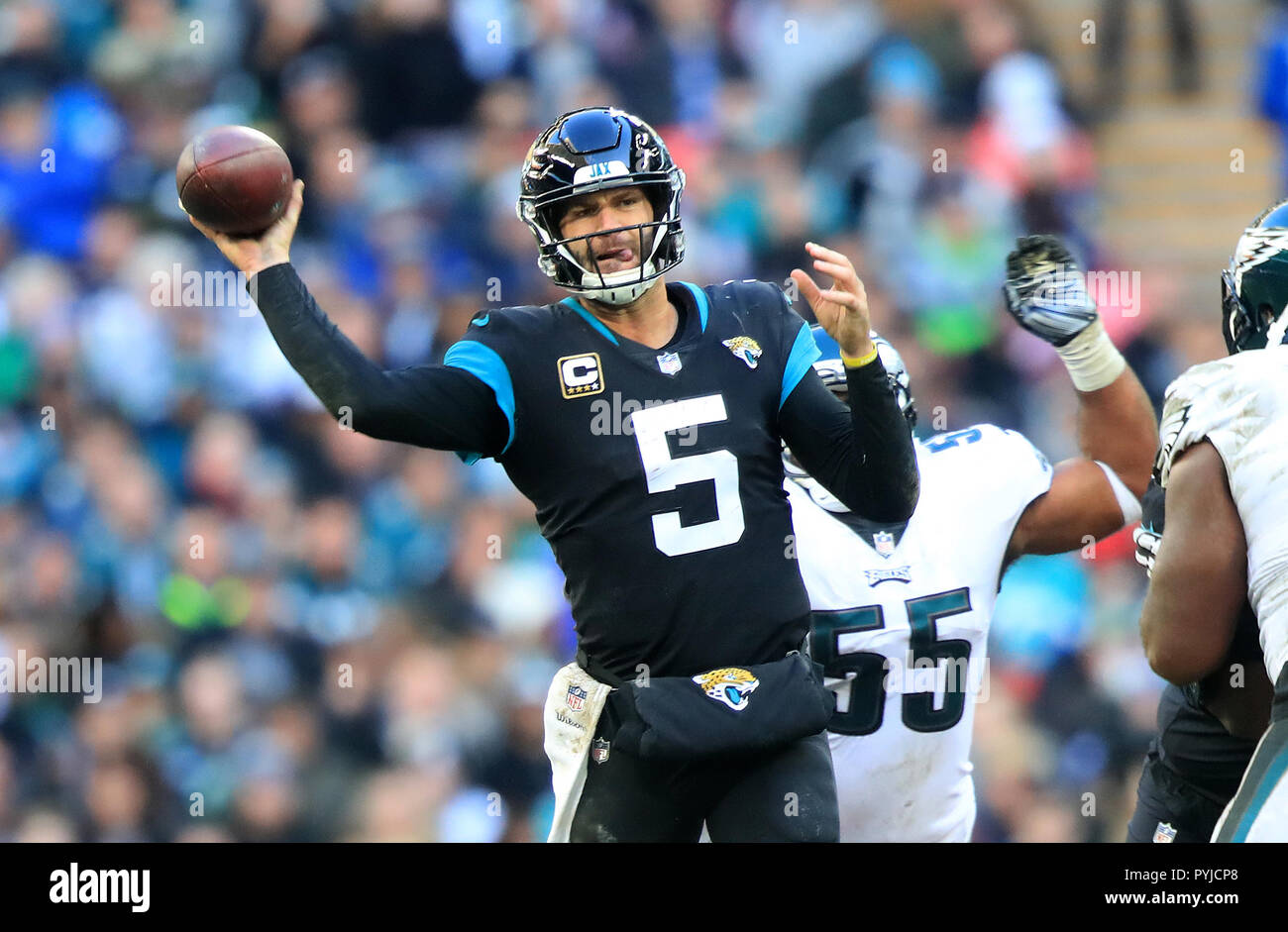 Jacksonville Jaguars' Blake Bortles in action during the International Series NFL match at Wembley Stadium, London. PRESS ASSOCIATION Photo. Picture date: Sunday October 28, 2018. See PA story GRIDIRON London. Photo credit should read: Simon Cooper/PA Wire. RESTRICTIONS: News and Editorial use only. Commercial/Non-Editorial use requires prior written permission from the NFL. Digital use subject to reasonable number restriction and no video simulation of game. Stock Photo