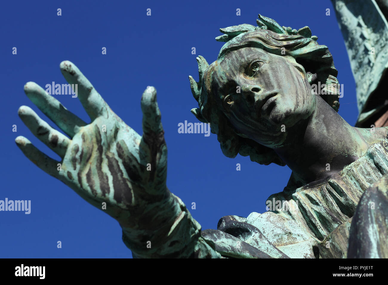 Statue hand reaching hires stock photography and images Alamy